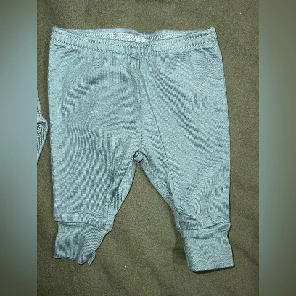 ‼️NWOT: Carter’s Matching Dino Set - NB
